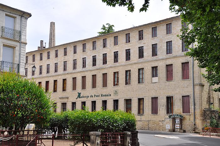 Sommieres auberge du Pont-Romain