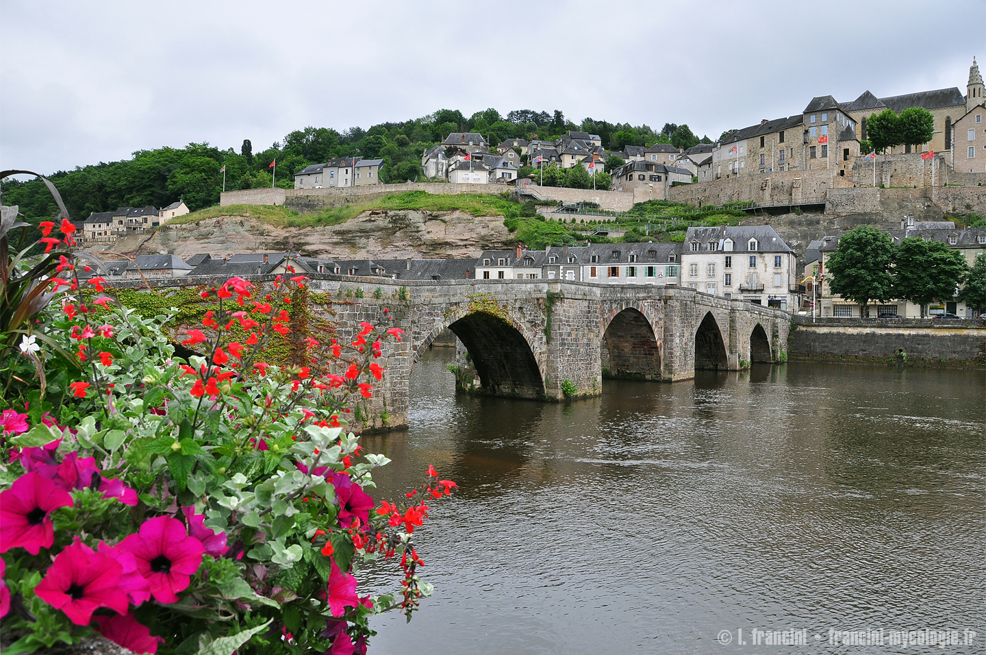 Terrasson le pont Vieux