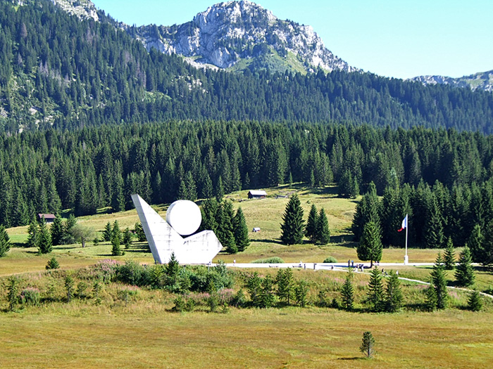 Monument Glieres